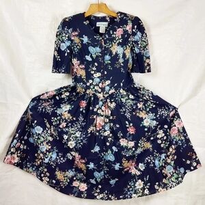 Wiilow Ridge Floral Midi Dress with Short Sleeves Size 6